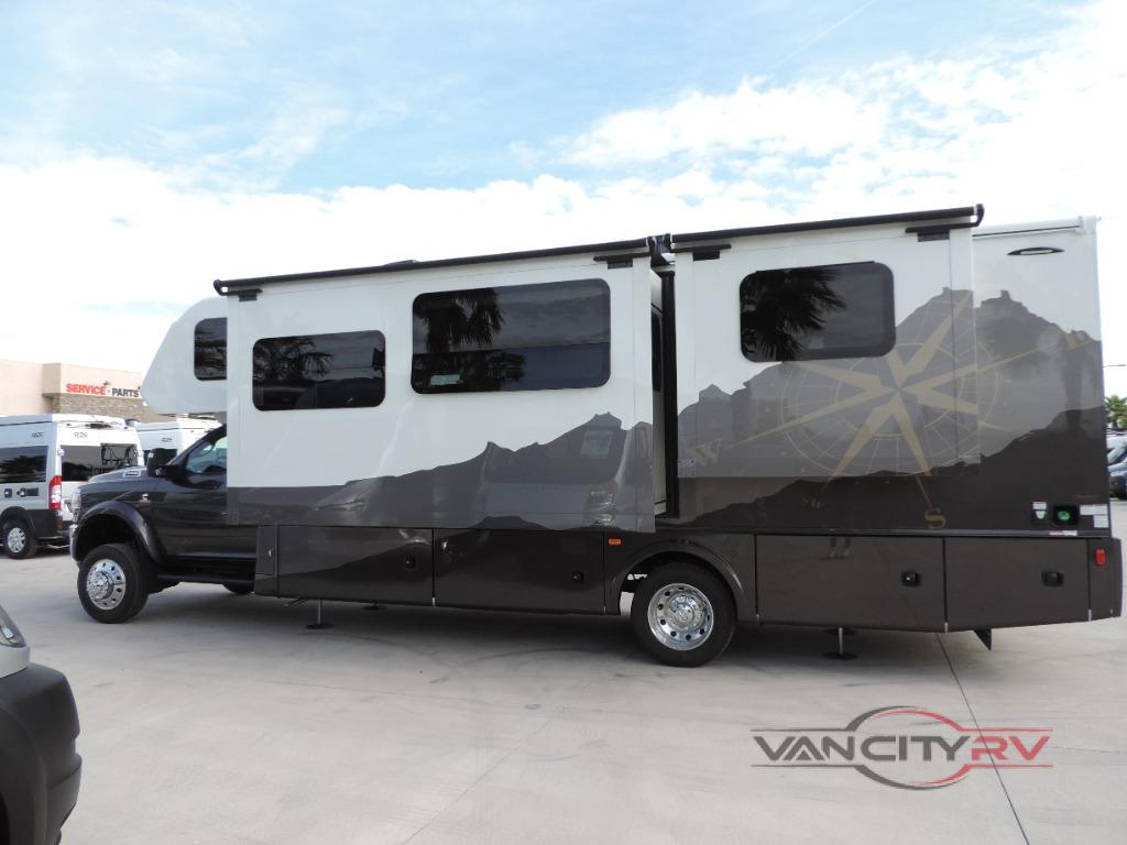 New 2024 Dynamax isata 5 30FW Motor Home Super C - Diesel at Van City ...