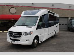 New 2026 Leisure Travel Unity U24MBL Photo