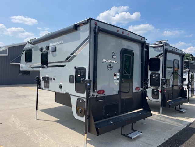 New 2025 Palomino Backpack Edition HS-2902 MAX Truck Camper at