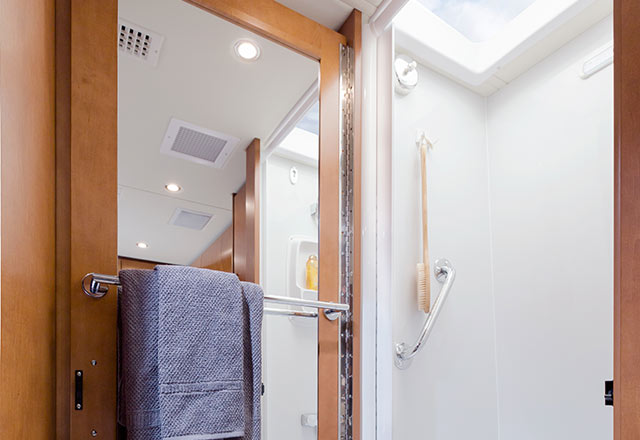 Leisure Travel Unity Motor Home Class B+ - Diesel
