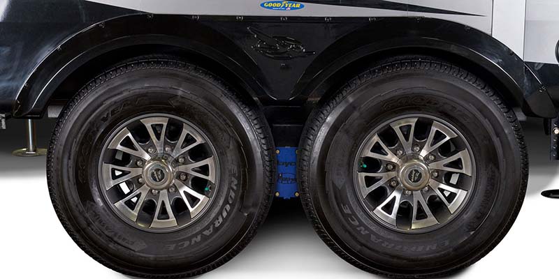 Jayco Pinnacle Fifth Wheel Tires