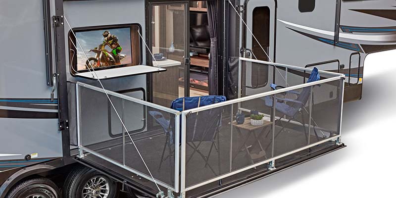 Jayco Seismic Toy Hauler Fifth Wheel Patio