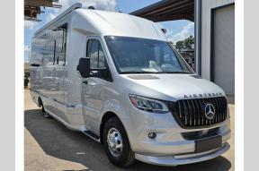 New 2026 Airstream Atlas Murphy Suite Photo