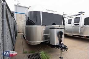New 2025 Airstream Flying Cloud 27FB Photo