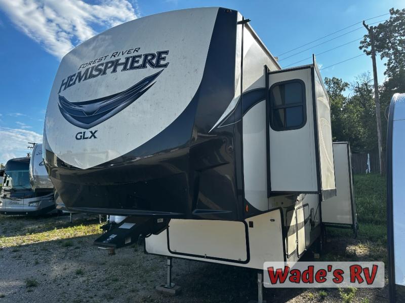 travel trailer with kitchen island