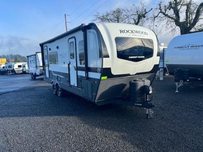 Awesome rear kitchen floorplan.