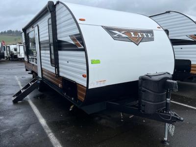 Front camp side of new toy hauler.