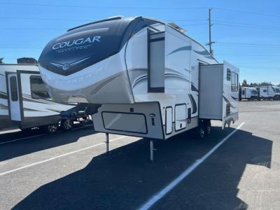 Like new Cougar 24RDS for sale.