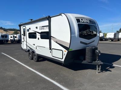 One owner coach.  and it shows.