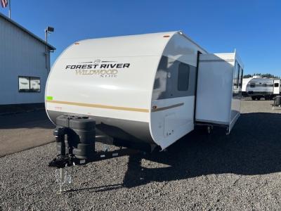 Driver's side front view of trailer.