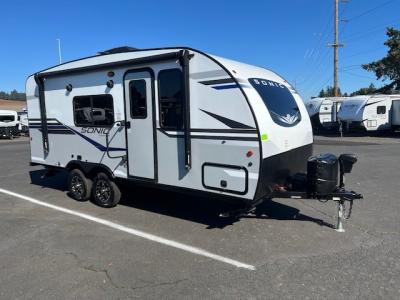 Very clean trailer!