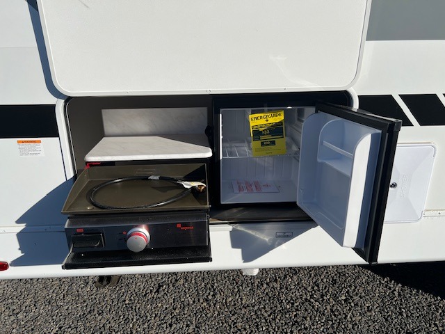 L15 ハウストレーラー 1/100 New 2025 Forest River RV Wildwood X-Lite 273QBXL Travel Trailer at