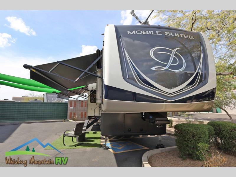2021 MOBILE SUITES 41 RKDB4 - REAR KITCHEN BATH AND A HALF FLOOR PLAN