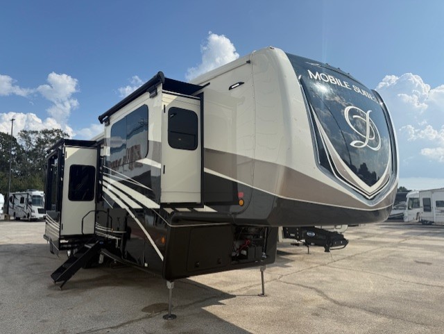 41' 4 SLIDES STUNNING IRISH CREAM INTERIOR NATIONAL WARRANTY