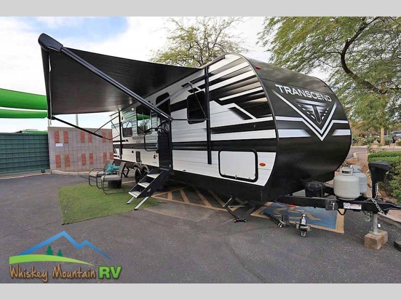 JUST UNDER 32' LONG INCLUDING THE TONGUE - 1 LARGE SLIDE - EXTREMELY CLEAN AND WELL MAINTAINED