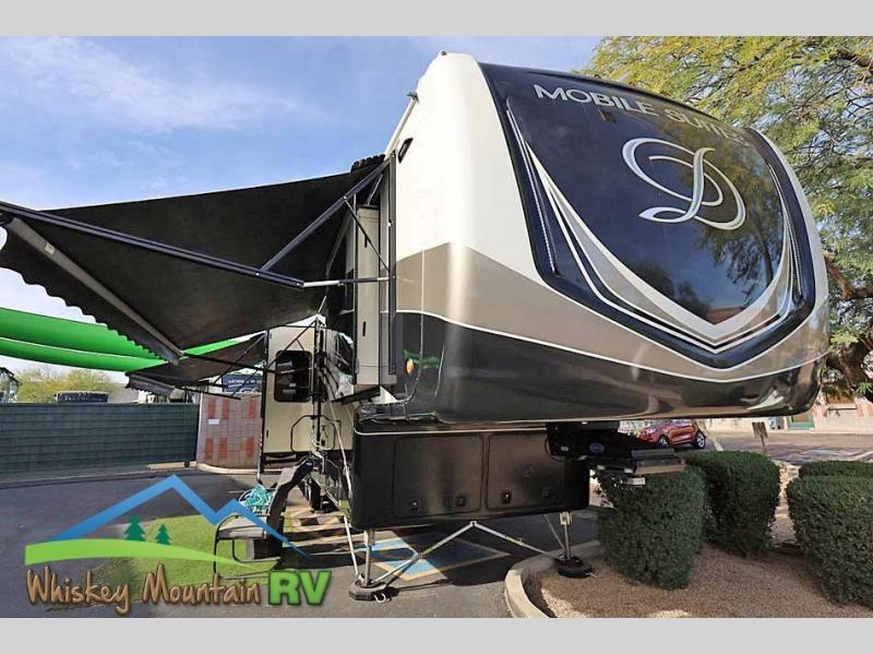 41' 4 SLIDES VERY VERY LOW USE 2,000 MILES OF FREE DELIVERY