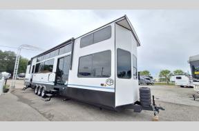 New 2025 Forest River RV Salem Grand Villa 44VIEW Photo