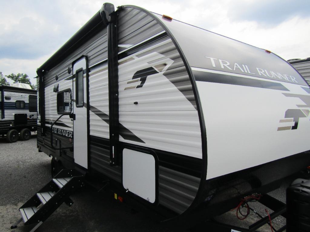 Trail Runner 211 Exterior