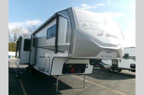 New 2025 Alliance RV Avenue 32RLS Photo