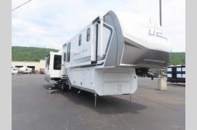 New 2025 Alliance RV Paradigm 370FB Photo