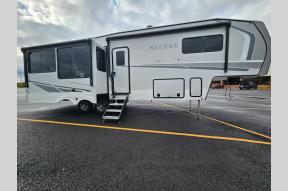 New 2025 Alliance RV Avenue 32RLS Photo