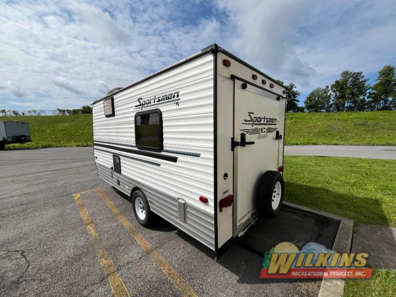 Used 2015 KZ Sportsmen Classic 16FKTH Toy Hauler Travel Trailer at