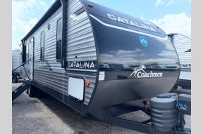 New 2024 Coachmen RV Catalina Legacy Edition 303RKDS Photo