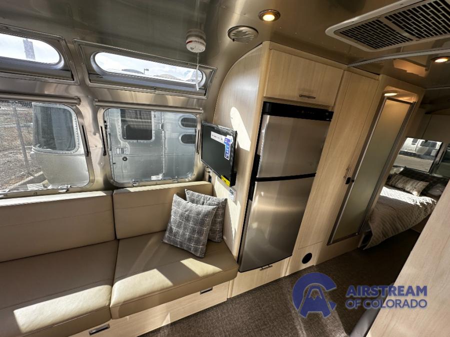 New 2024 Airstream RV Flying Cloud 25FB Twin Travel Trailer at Windish