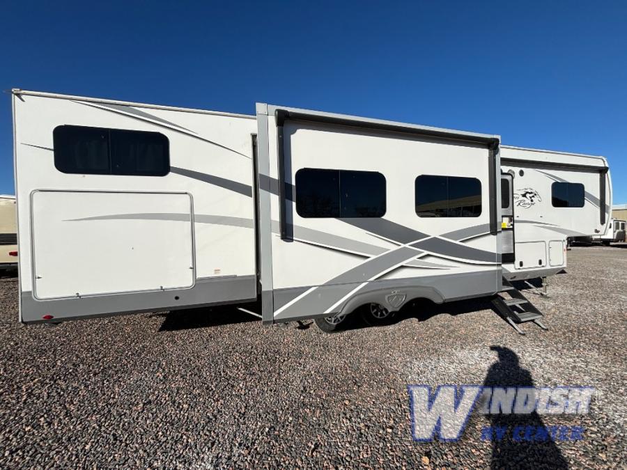 RV listing image