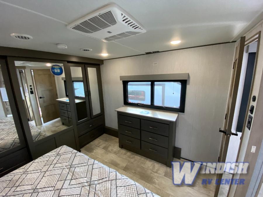 New 2024 Grand Design Momentum M-Class 351MS Toy Hauler Fifth Wheel at ...