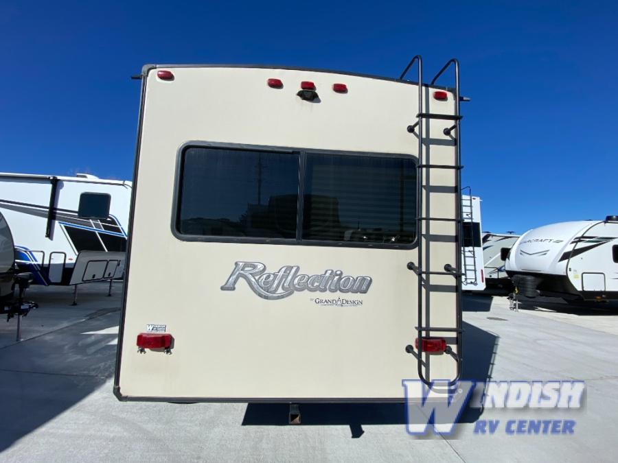 RV listing image
