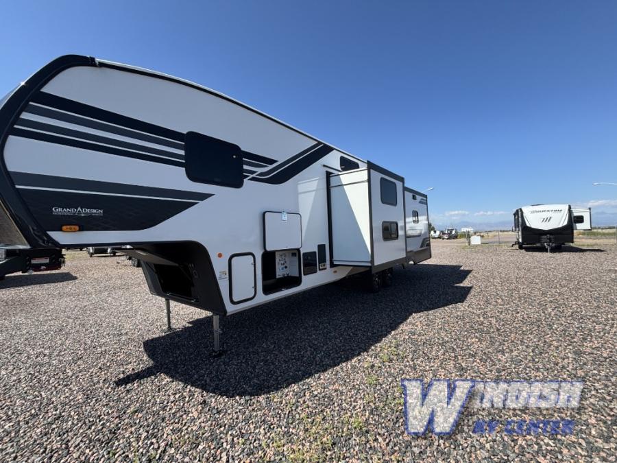 RV listing image