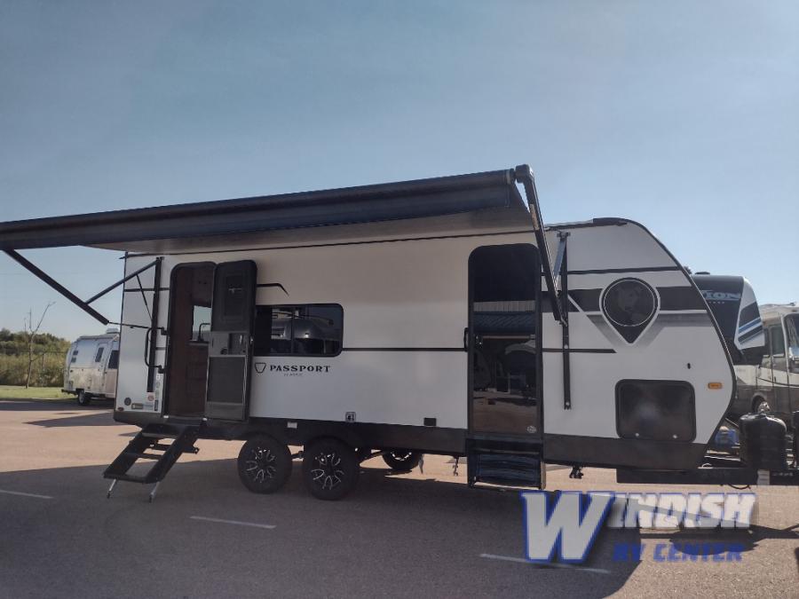 RV listing image