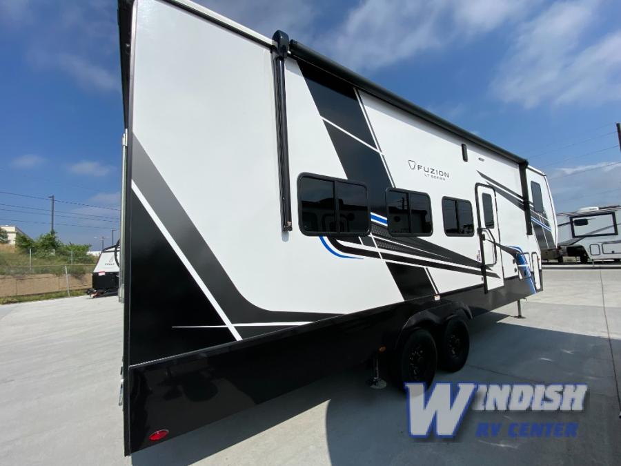 RV listing image