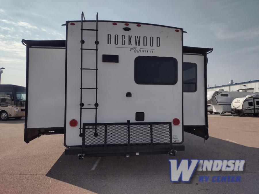 RV listing image