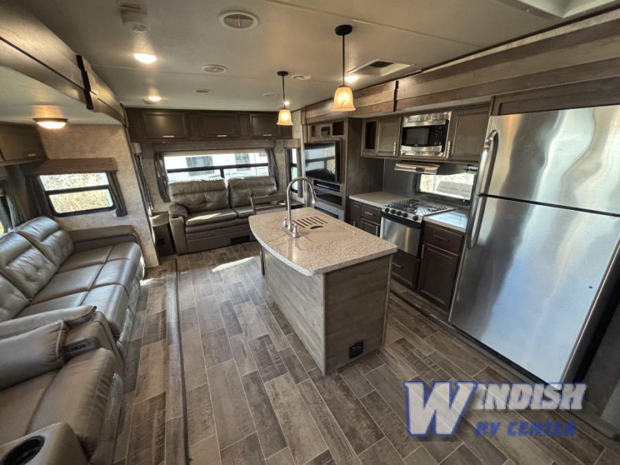 RV listing image