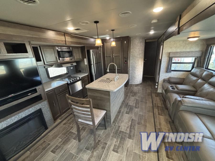 RV listing image