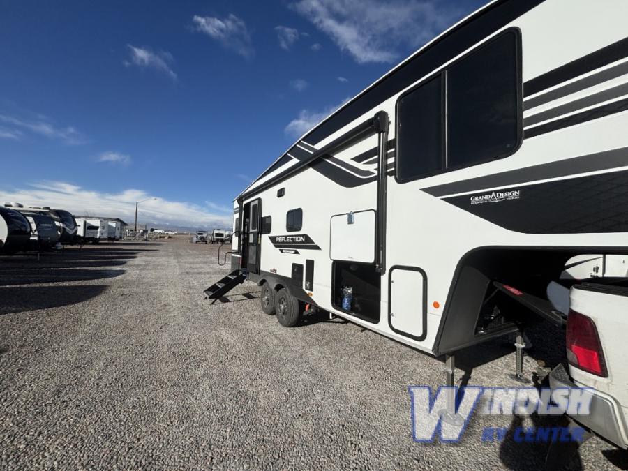 RV listing image