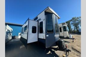 New 2025 Palomino Puma Destination 402LFT Photo